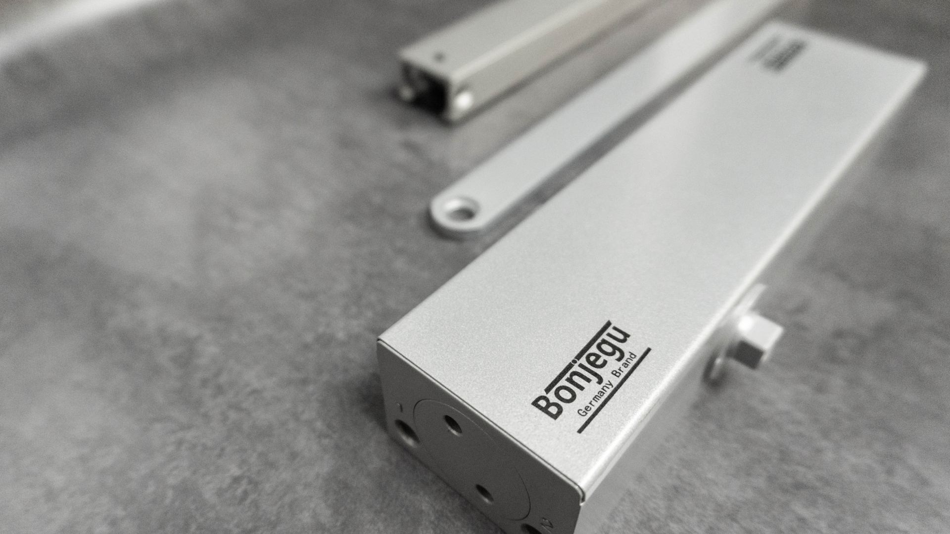 Door Closer with Slide Arm (Chrome)