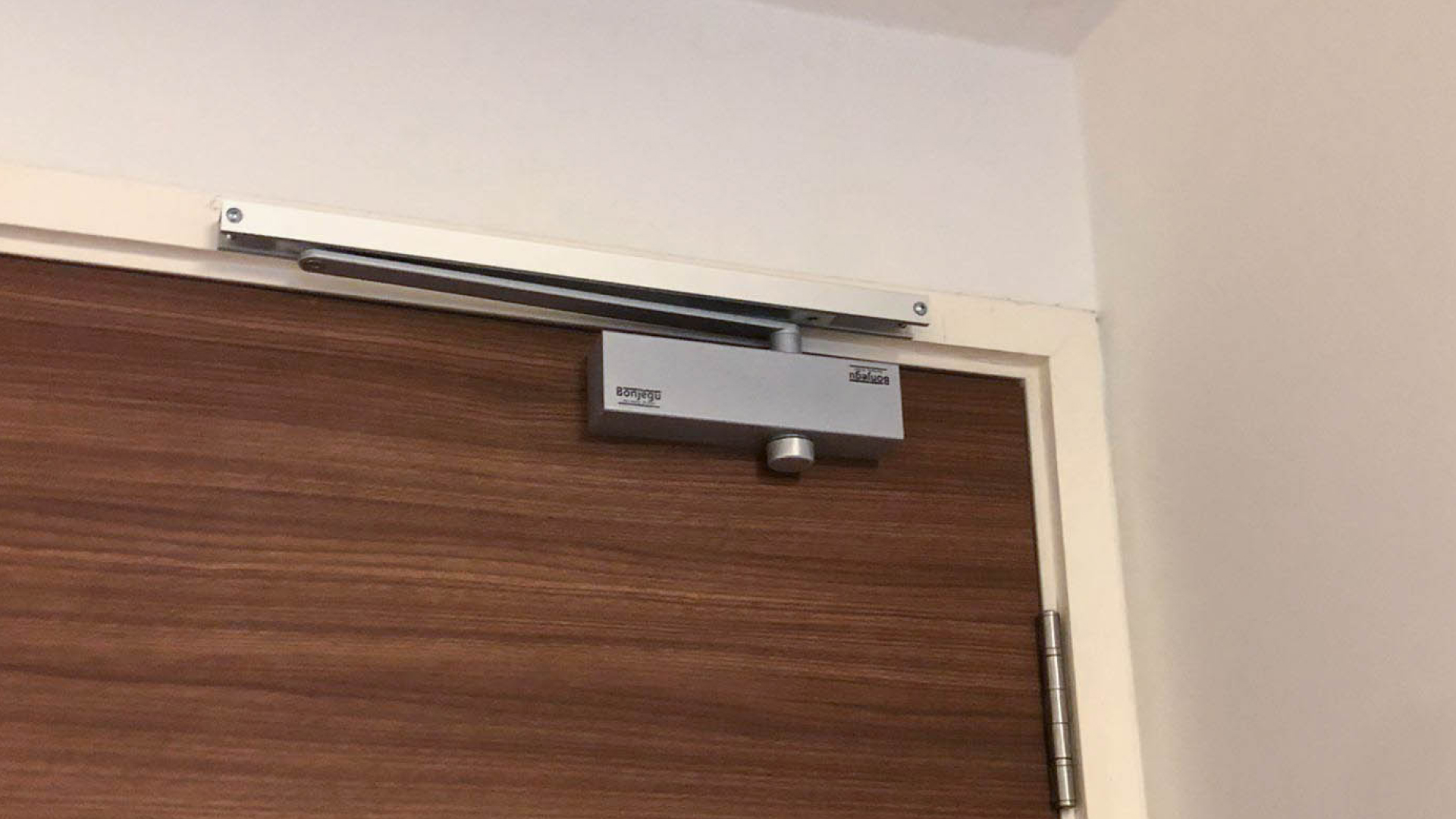 Door Closer with Slide Arm (Chrome)