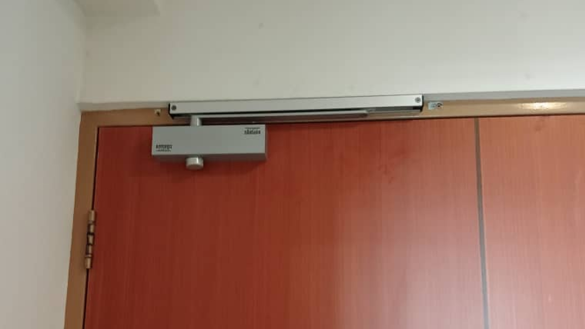 Door Closer with Slide Arm (Chrome)